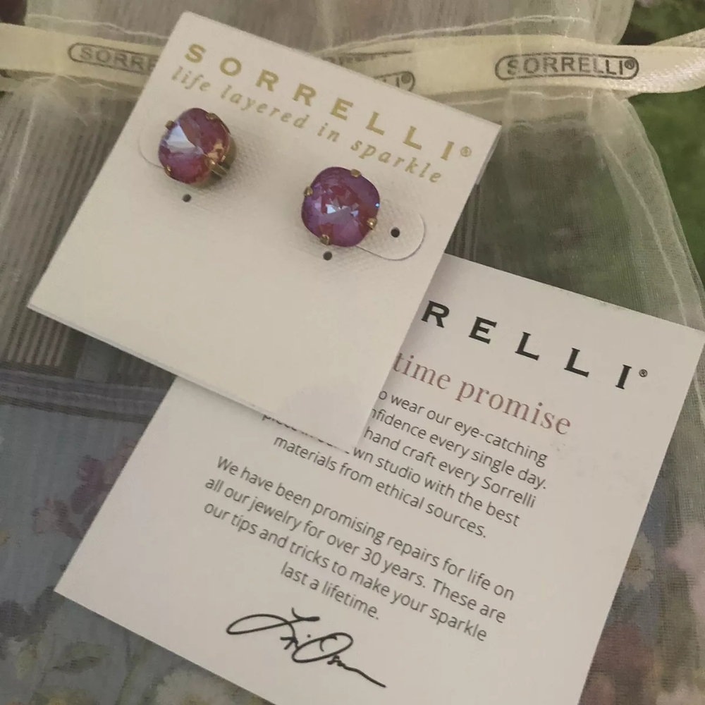SORRELLI Halcyon Stud Earrings in Antique Gold Color: Duchess - Picture 9 of 11